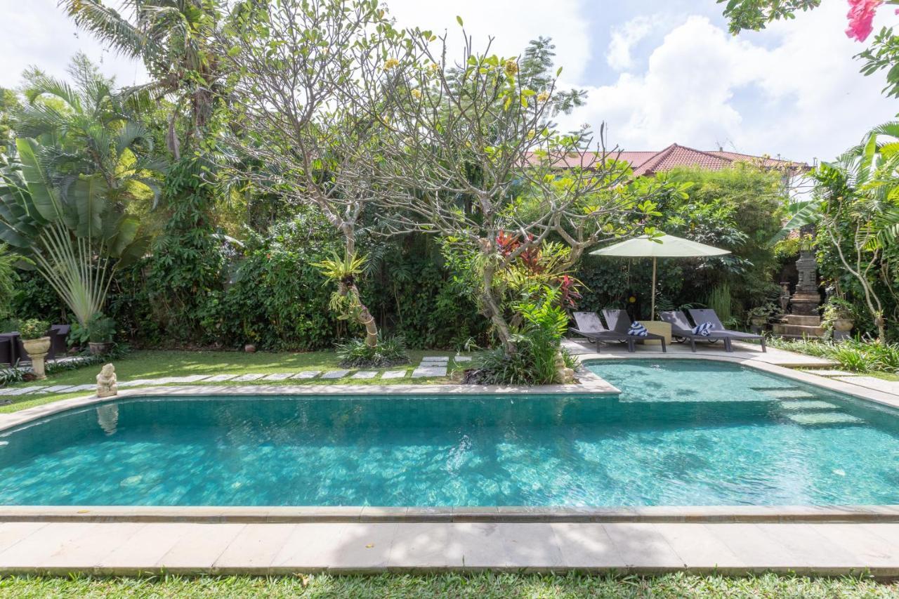 Villa Poppy Seminyak Exterior photo