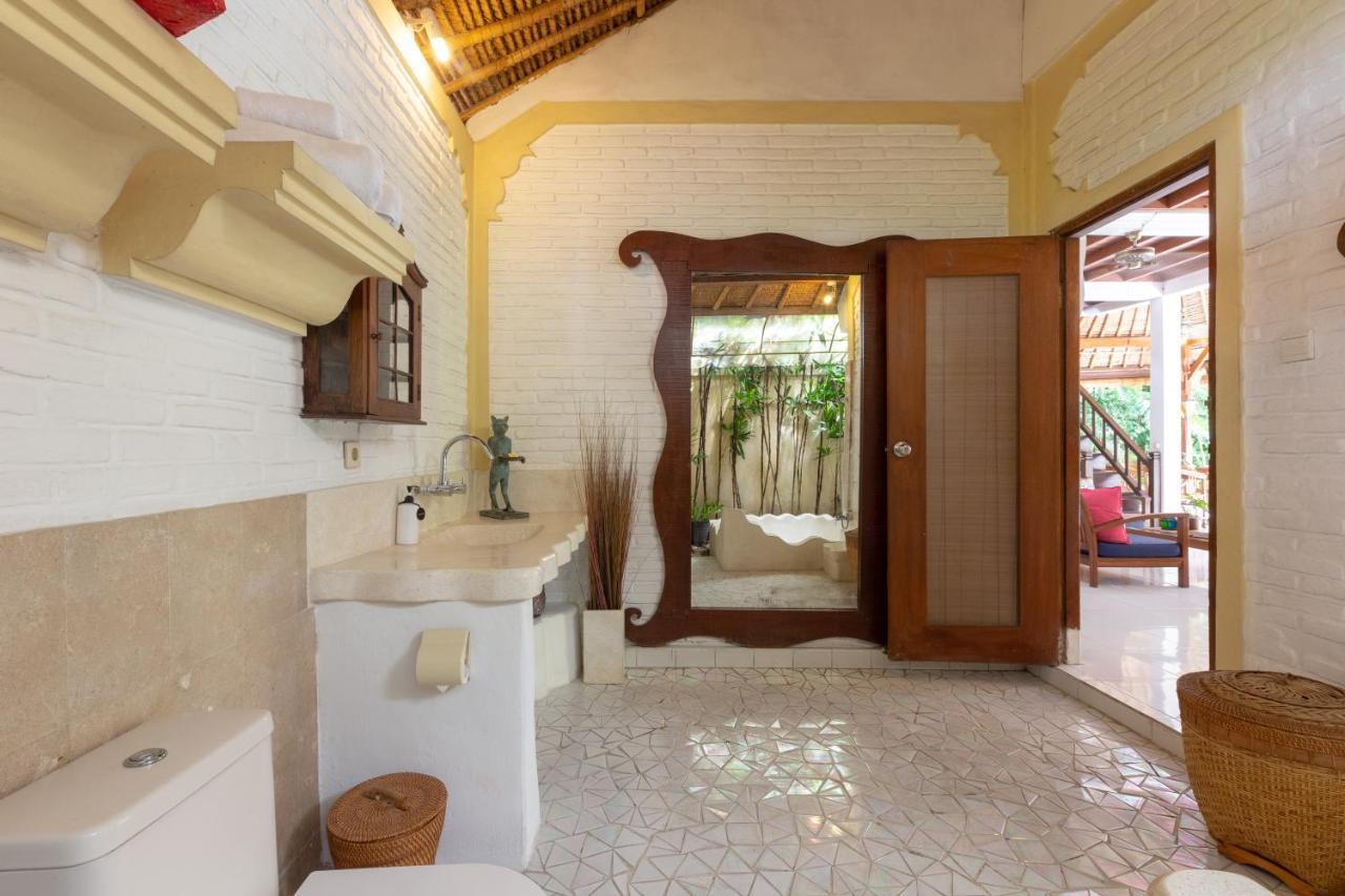Villa Poppy Seminyak Exterior photo
